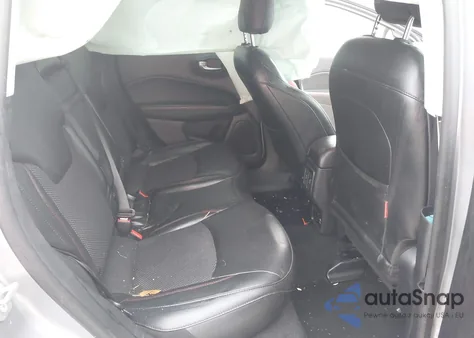 2019 Jeep Compass Trailhawk 4X4 z USA, uszkodzony, nr VIN 3C4NJDDB8KT671153